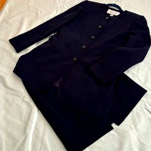 Navy business suit -